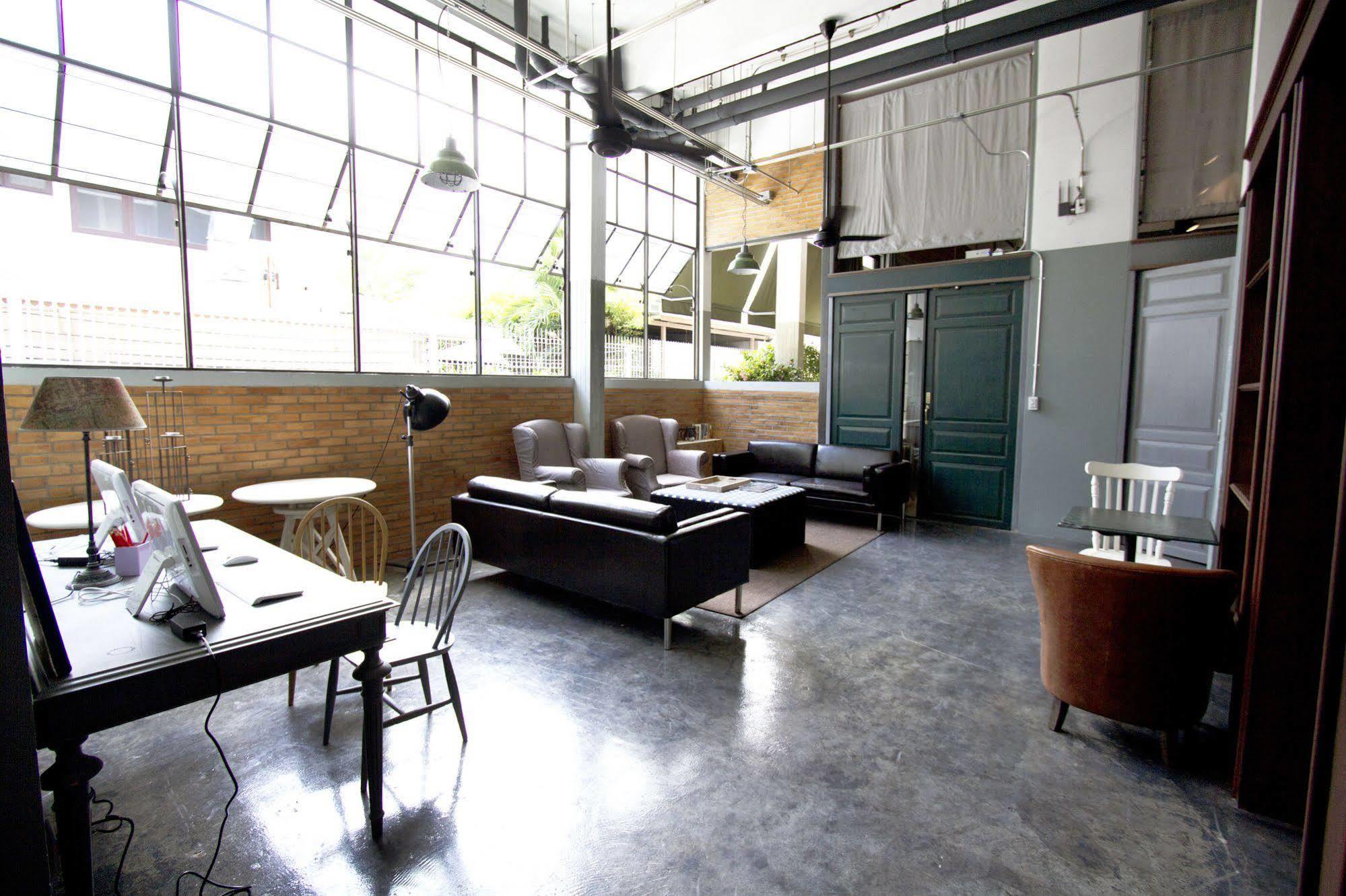 Oneday Hostel Sukhumvit 26 Bangkok Buitenkant foto
