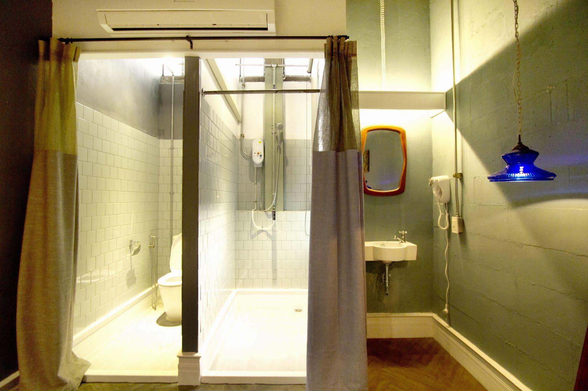 Oneday Hostel Sukhumvit 26 Bangkok Buitenkant foto