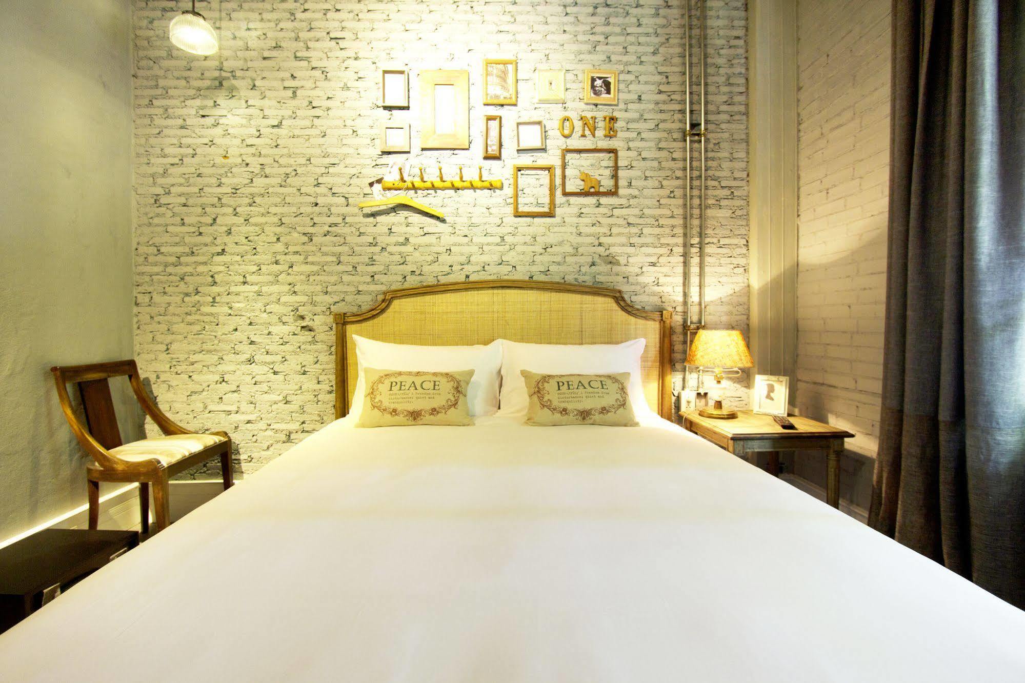 Oneday Hostel Sukhumvit 26 Bangkok Buitenkant foto