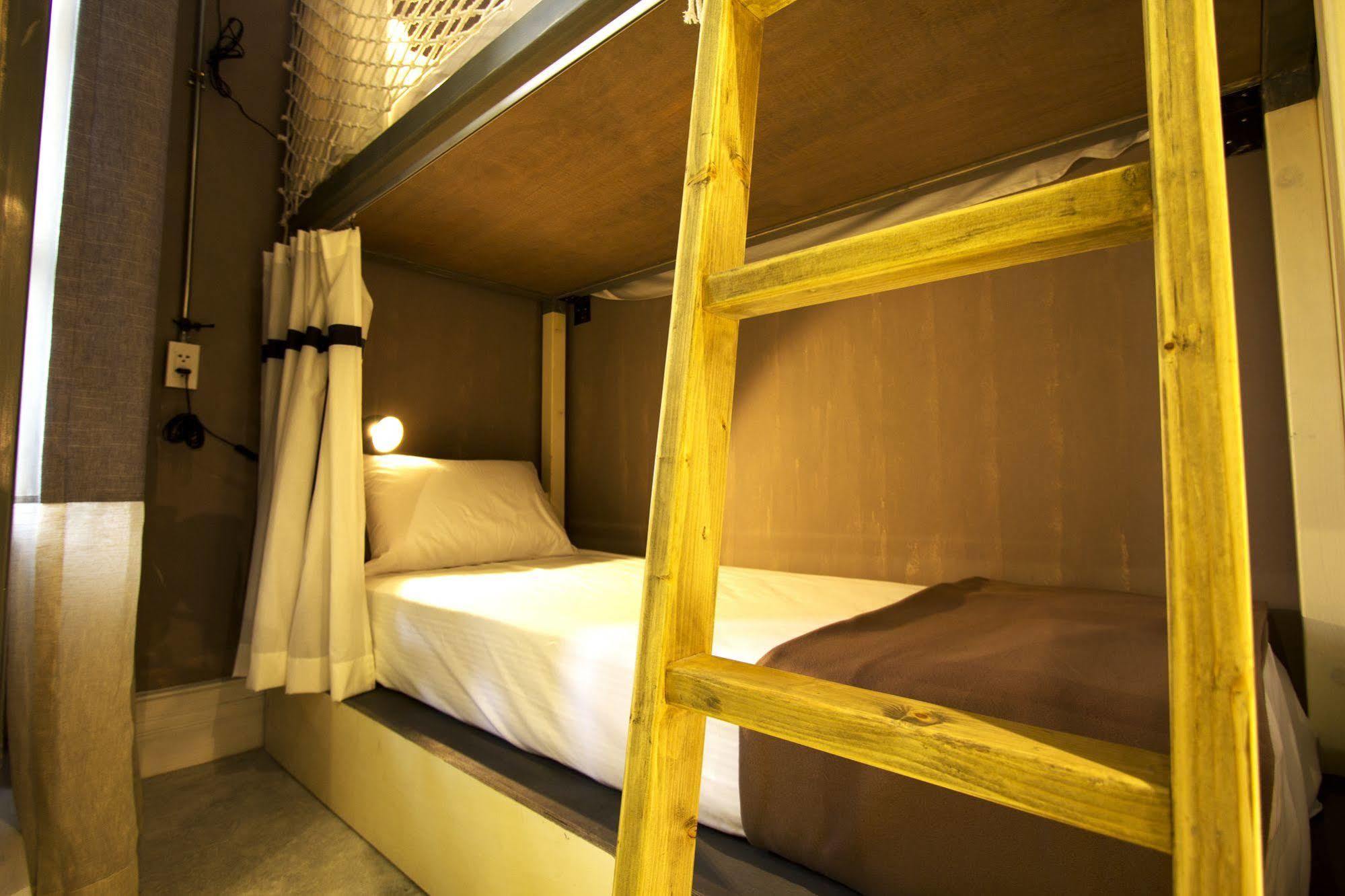 Oneday Hostel Sukhumvit 26 Bangkok Buitenkant foto